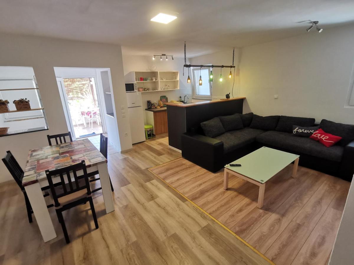 Ferienwohnung Fa-Ni Novalja Exterior foto